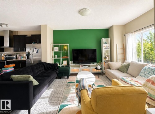 194 Allard Link, Edmonton, AB - Indoor Photo Showing Living Room