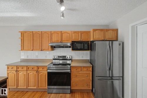 3505 Mclean Crescent, Edmonton, AB - Indoor Photo Showing Kitchen