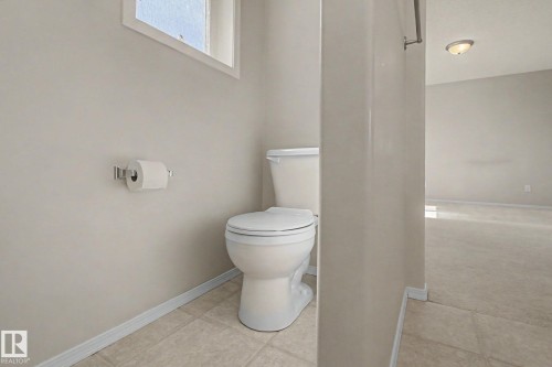 3505 Mclean Crescent, Edmonton, AB - Indoor Photo Showing Bathroom