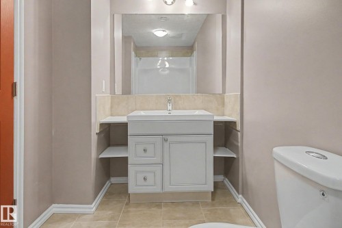 3505 Mclean Crescent, Edmonton, AB - Indoor Photo Showing Bathroom