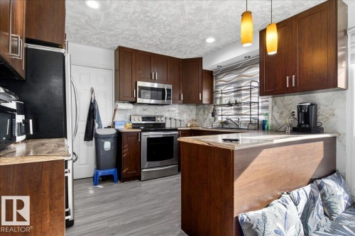 15815 124 Street, Edmonton, AB - Indoor Photo Showing Kitchen