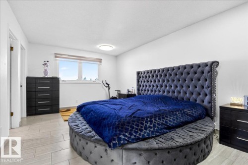 15815 124 Street, Edmonton, AB - Indoor Photo Showing Bedroom
