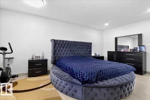 15815 124 Street, Edmonton, AB - Indoor Photo Showing Bedroom