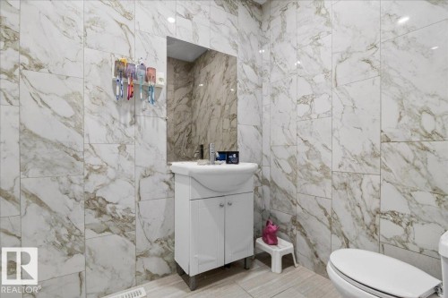 15815 124 Street, Edmonton, AB - Indoor Photo Showing Bathroom
