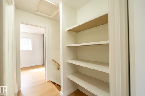 744 Saddleback Road, Edmonton, AB - Indoor