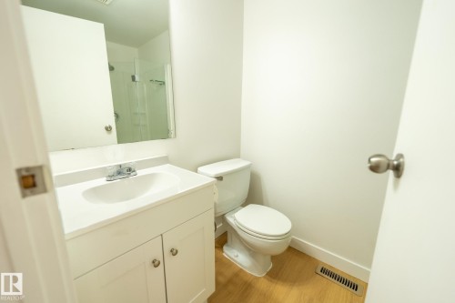 744 Saddleback Road, Edmonton, AB - Indoor Photo Showing Bathroom