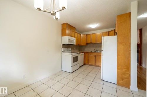 744 Saddleback Road, Edmonton, AB - Indoor Photo Showing Kitchen