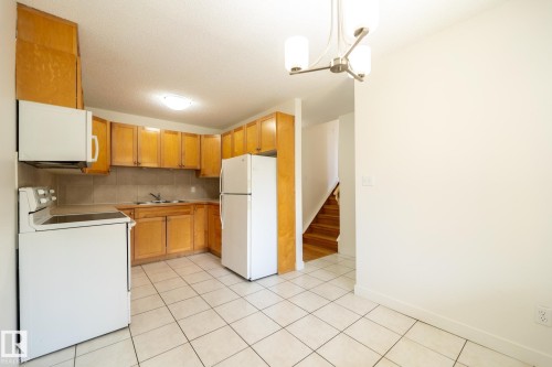 744 Saddleback Road, Edmonton, AB - Indoor Photo Showing Kitchen With Double Sink