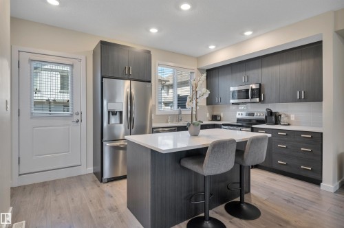 122 655 Watt Boulevard, Edmonton, AB - Indoor Photo Showing Kitchen With Upgraded Kitchen