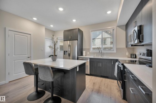122 655 Watt Boulevard, Edmonton, AB - Indoor Photo Showing Kitchen With Upgraded Kitchen