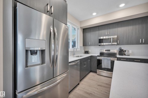 122 655 Watt Boulevard, Edmonton, AB - Indoor Photo Showing Kitchen With Upgraded Kitchen