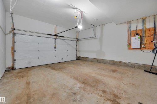 122 655 Watt Boulevard, Edmonton, AB - Indoor Photo Showing Garage