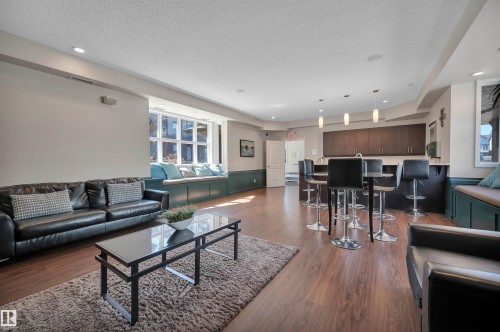 122 655 Watt Boulevard, Edmonton, AB - Indoor Photo Showing Living Room