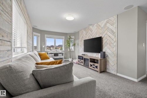 2110 53 Street, Edmonton, AB - Indoor Photo Showing Living Room
