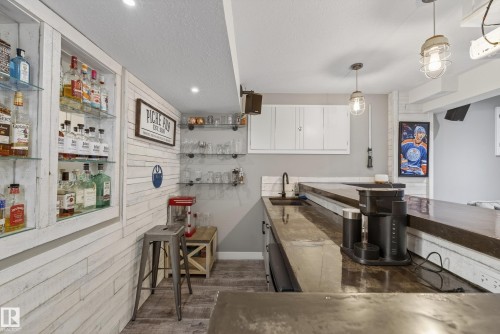 2110 53 Street, Edmonton, AB - Indoor