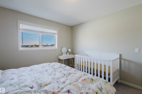 3534 Mclean Crescent, Edmonton, AB - Indoor Photo Showing Bedroom