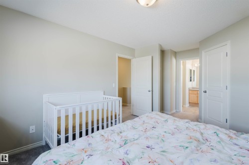 3534 Mclean Crescent, Edmonton, AB - Indoor Photo Showing Bedroom