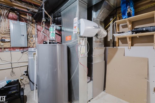 3534 Mclean Crescent, Edmonton, AB - Indoor Photo Showing Basement