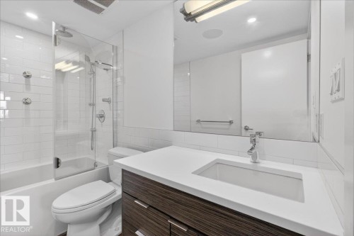 1806 9835 113 Street, Edmonton, AB - Indoor Photo Showing Bathroom