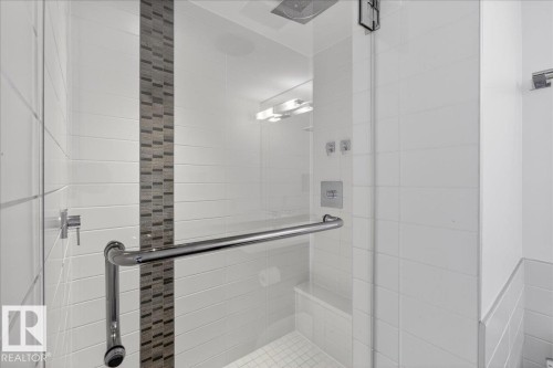 1806 9835 113 Street, Edmonton, AB - Indoor Photo Showing Bathroom