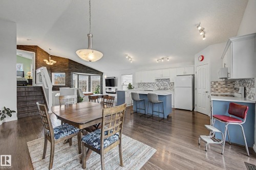 2056 Brennan Crescent, Edmonton, AB - Indoor Photo Showing Dining Room