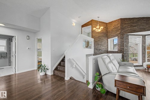 2056 Brennan Crescent, Edmonton, AB - Indoor Photo Showing Living Room