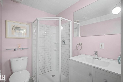 2056 Brennan Crescent, Edmonton, AB - Indoor Photo Showing Bathroom