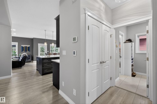 3353 Hilton Crescent, Edmonton, AB - Indoor Photo Showing Other Room