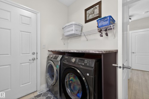 3353 Hilton Crescent, Edmonton, AB - Indoor Photo Showing Laundry Room