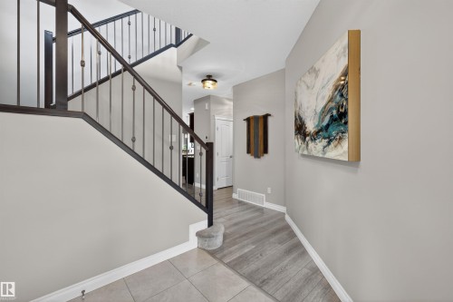 3353 Hilton Crescent, Edmonton, AB - Indoor Photo Showing Other Room