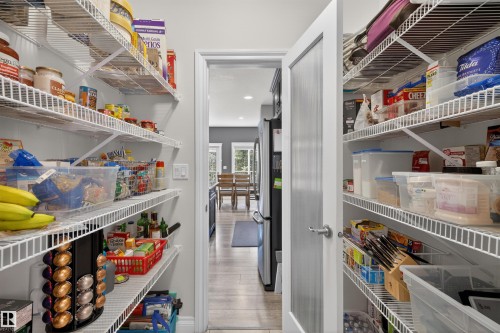 3353 Hilton Crescent, Edmonton, AB - Indoor With Storage
