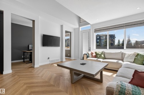 9 Nettle Crescent, St. Albert, AB - Indoor Photo Showing Living Room