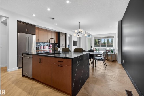 9 Nettle Crescent, St. Albert, AB - Indoor Photo Showing Kitchen With Upgraded Kitchen
