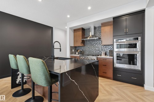 9 Nettle Crescent, St. Albert, AB - Indoor Photo Showing Kitchen With Upgraded Kitchen