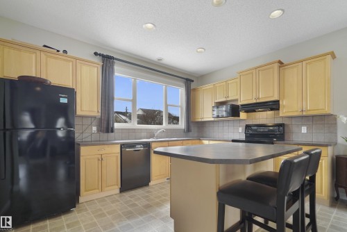 103 Griesbach Road, Edmonton, AB - Indoor Photo Showing Kitchen
