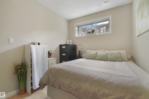 103 Griesbach Road, Edmonton, AB - Indoor Photo Showing Bedroom