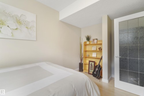 103 Griesbach Road, Edmonton, AB - Indoor Photo Showing Bedroom