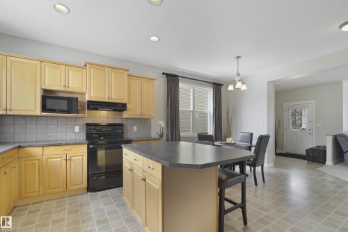 103 Griesbach Road, Edmonton, AB - Indoor Photo Showing Kitchen