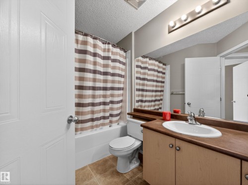 7912 10 Avenue, Edmonton, AB - Indoor Photo Showing Bathroom