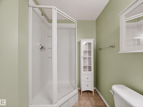 7912 10 Avenue, Edmonton, AB - Indoor Photo Showing Bathroom