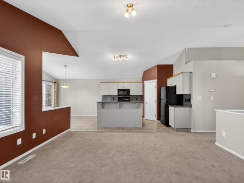 7912 10 Avenue, Edmonton, AB - Indoor Photo Showing Kitchen