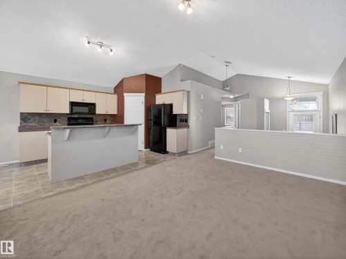 7912 10 Avenue, Edmonton, AB - Indoor Photo Showing Kitchen
