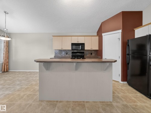 7912 10 Avenue, Edmonton, AB - Indoor Photo Showing Kitchen