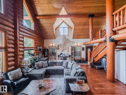 213 Lakeshore Drive, Rural Athabasca County, AB - Indoor Photo Showing Living Room