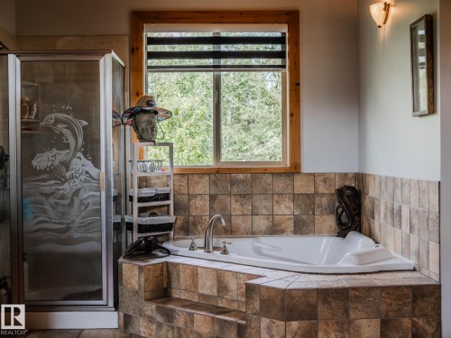 213 Lakeshore Drive, Rural Athabasca County, AB - Indoor Photo Showing Bathroom