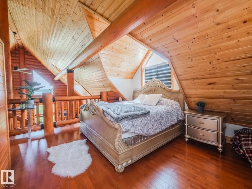 213 Lakeshore Drive, Rural Athabasca County, AB - Indoor Photo Showing Bedroom