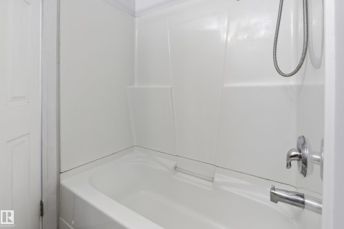 5319 49 Avenue, Onoway, AB - Indoor Photo Showing Bathroom