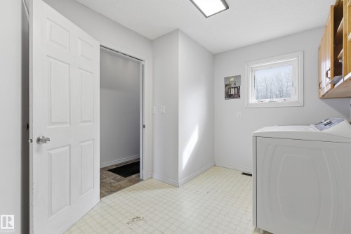 5319 49 Avenue, Onoway, AB - Indoor Photo Showing Laundry Room