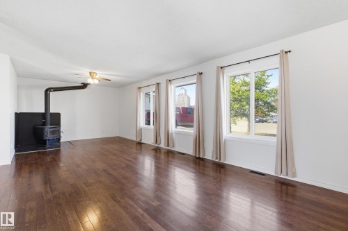 5319 49 Avenue, Onoway, AB - Indoor