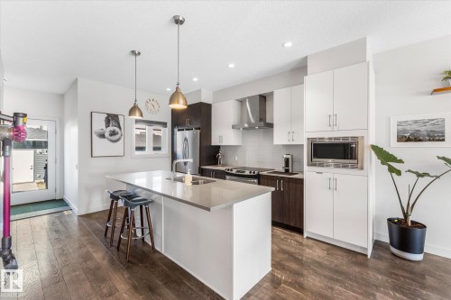 21 Kenton Way, Spruce Grove, AB - Indoor Photo Showing Kitchen With Stainless Steel Kitchen With Double Sink With Upgraded Kitchen
